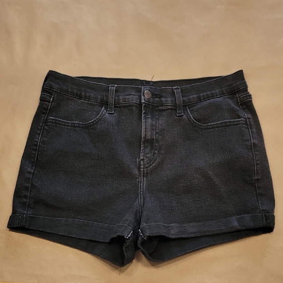 Old Navy Size 8 Washed Black Denim Mid Rise Cuffed Hem Shorts, Gently Used - Picture 1 of 12